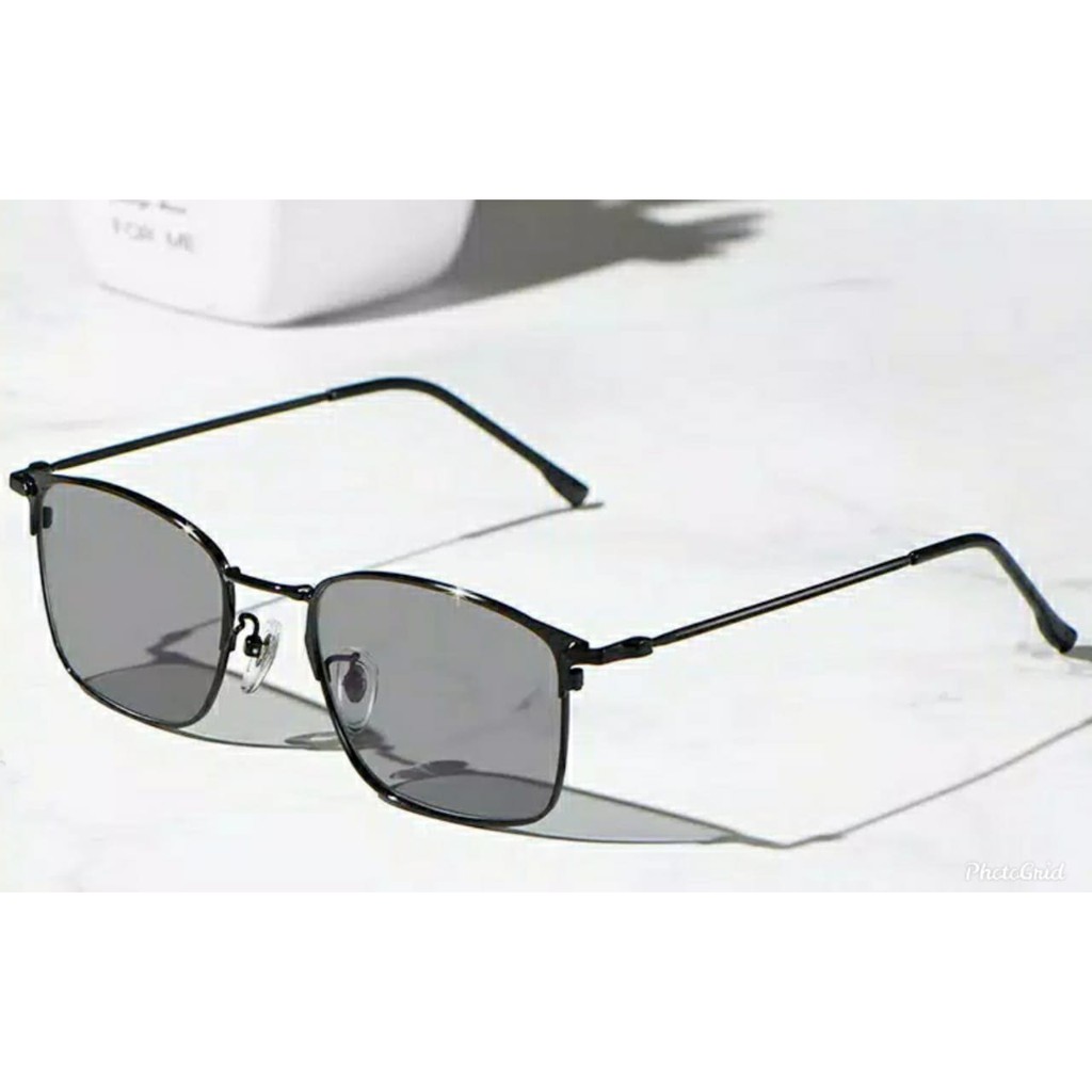 Photochromic Lens